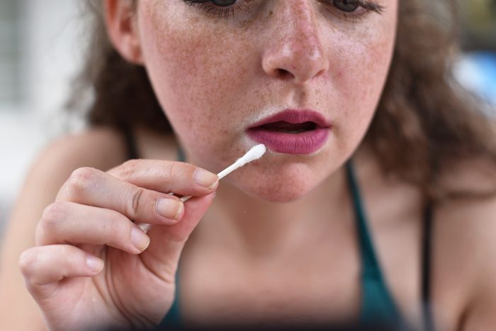 lip powder lipstick makeup tricks life hacks q tip uses