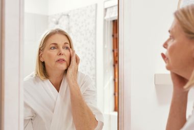 02_Aging_Surprising_health_benefits_Red_Wine_vinegar