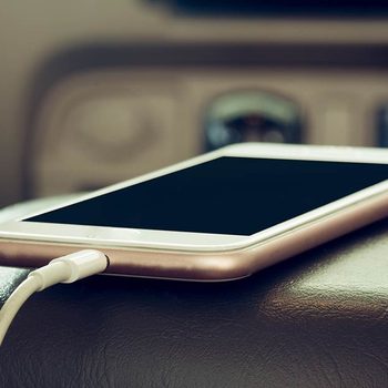 03_Charger_Things_to_keep_in_your_car