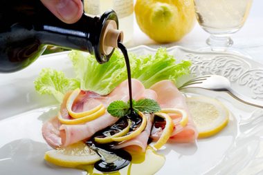 04_Nutrients_Surprising_health_benefits_Red_Wine_vinegar