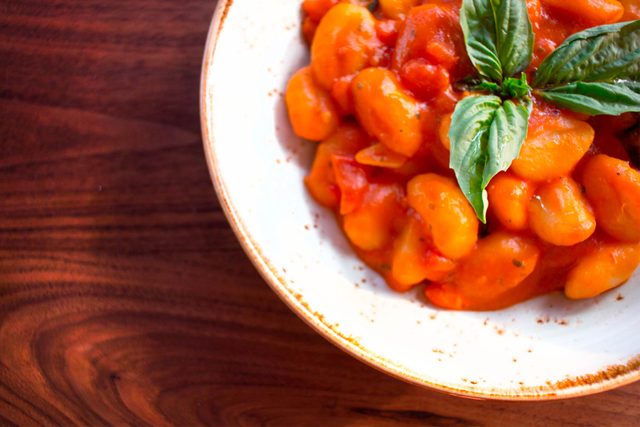 05-dine-happy-Super-Savvy-Ways-to-Save-Money-at-Restaurants_595052198-Katelyn-Racanelli