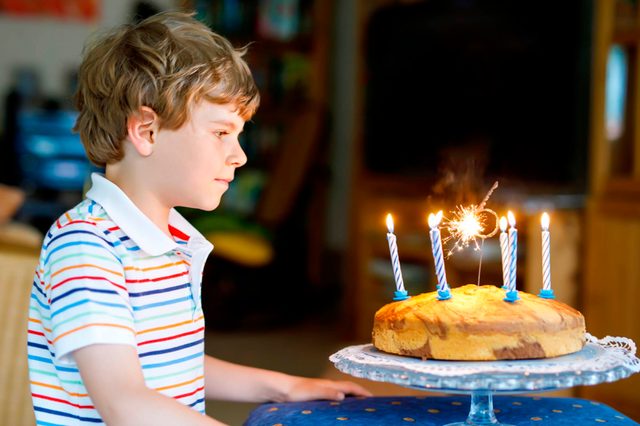 22-AFV-These 29 Things 2000s Kids Will Never Understand Will Make You Feel Old as Heck_658420798-Romrodphoto