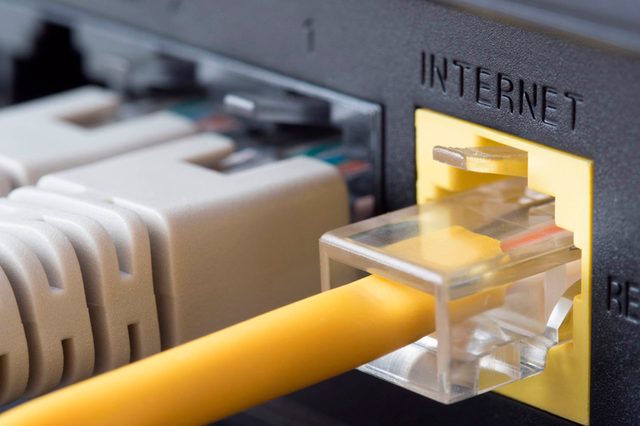 29-modem-These 29 Things 2000s Kids Will Never Understand Will Make You Feel Old as Heck_269403968-Korn