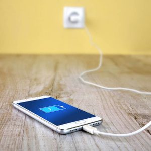 The-Best-Way-to-Charge-Your-Device-Will-Make-its-Battery-Last-Way-Longer_578021803_Remitski-Ivan-ft