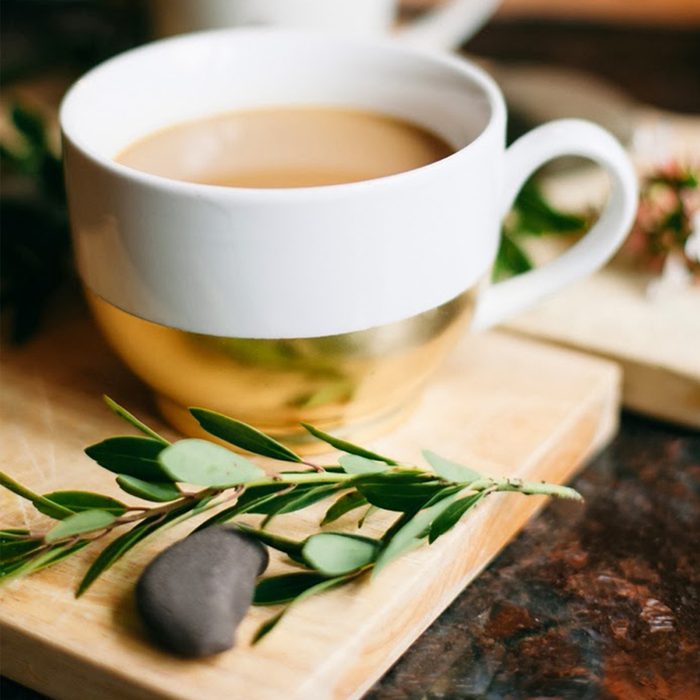 DIY Gold Dipped Coffee Mugs gift