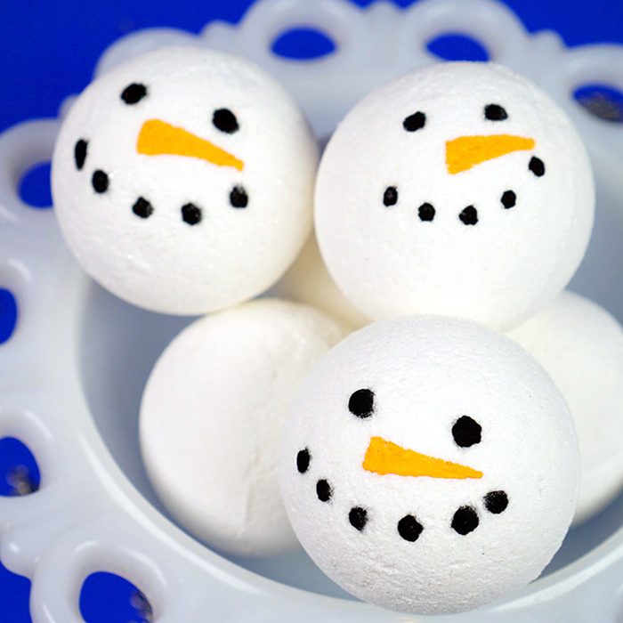 DIY Snowman Bath Bomb gift