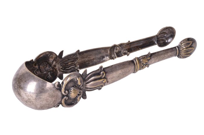 Can-You-Guess-What-These-Antique-Objects-Were-Used-For