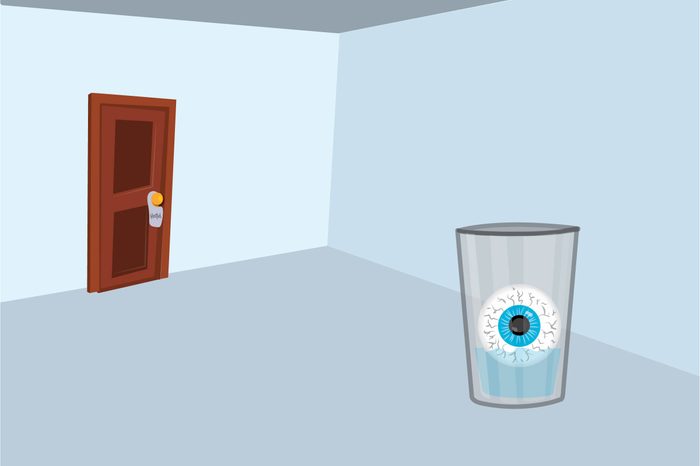Craziest-Things-People-Have-Seen-in-Hotel-Rooms