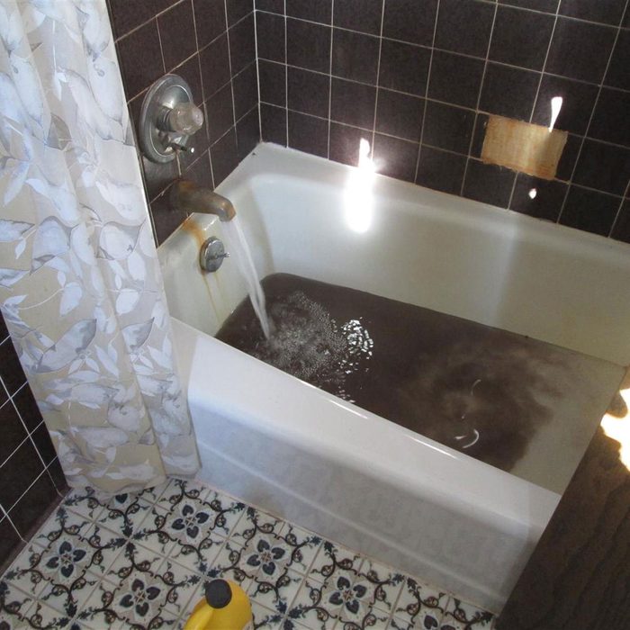 4-Black-Tub-Water