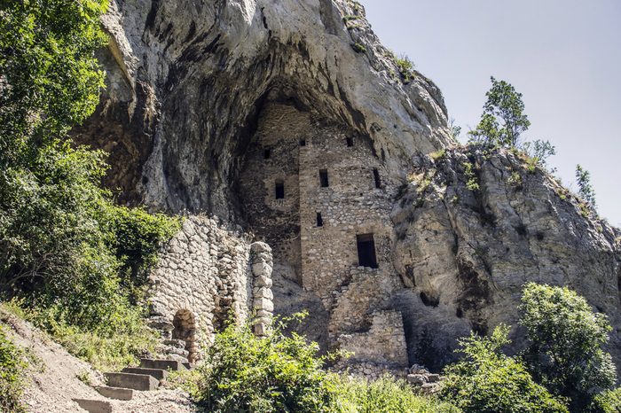 serbia_abandoned churches