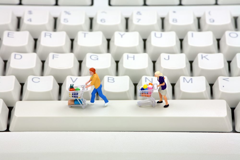 11 Red Flags That a Shopping Site Is Fake—and About to Steal Your Money