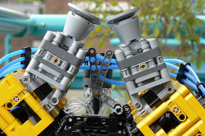 Fully-working V8 Lego engine