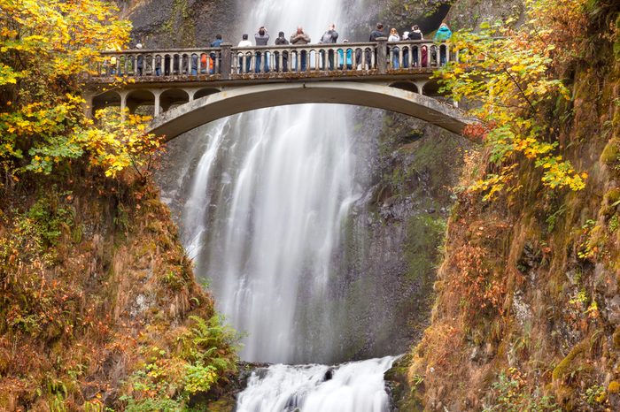 Multnomah Falls Waterfall Autumn, Fall Bridge Columbia River Gorge, Oregon, Pacific Northwest
