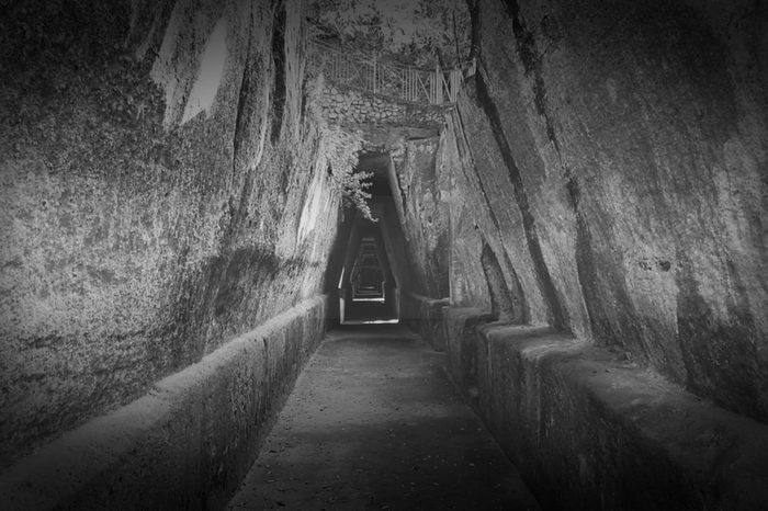 10 True Ghost Stories from the Most Haunted Places in the World
