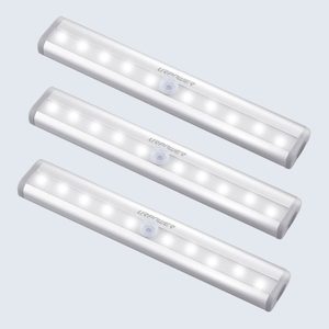 Three rectangular LED lights illuminate, arranged diagonally on a light background, with the word 