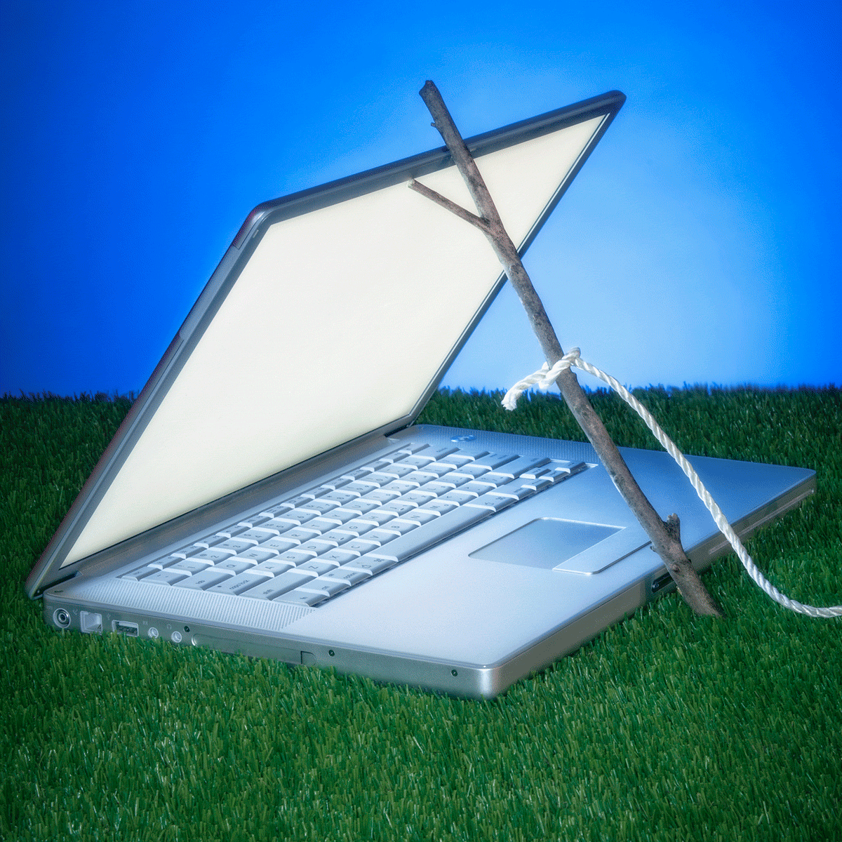 14 Online Scams You Need to Be Aware of—and How to Avoid Them