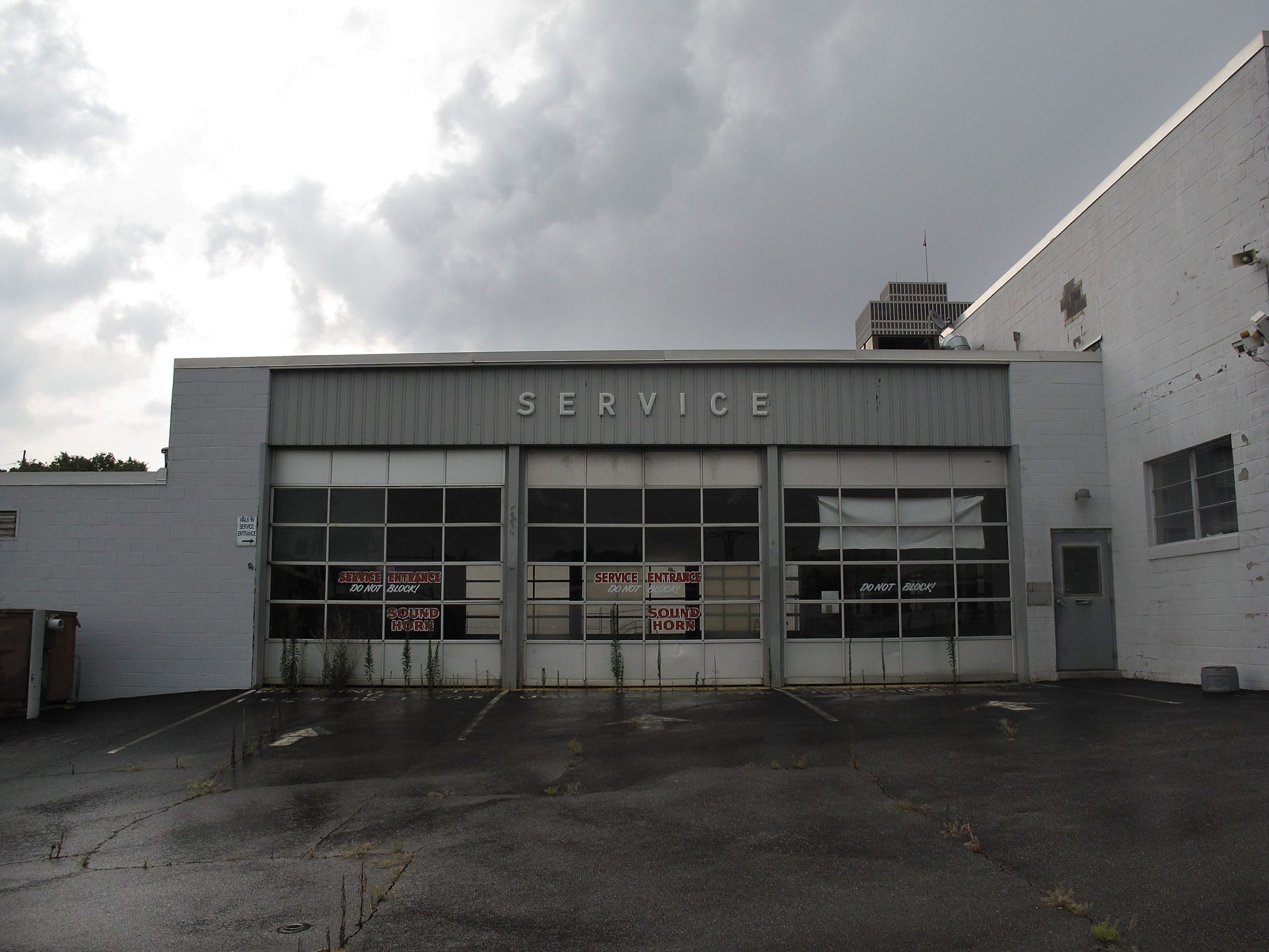 Car Dealers Push House Bill To Save Dealerships Cut By GM, Chrysler