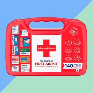 A red first aid kit displays various item images and descriptions, featuring a central cross and text detailing its 140 items and usage purposes.