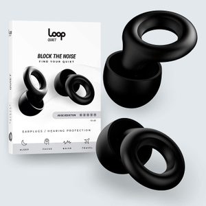 Black circular earplugs displayed beside packaging, designed to block noise, reduce volume by 30 dB. Ideal for sleep, focus, noise reduction, travel.