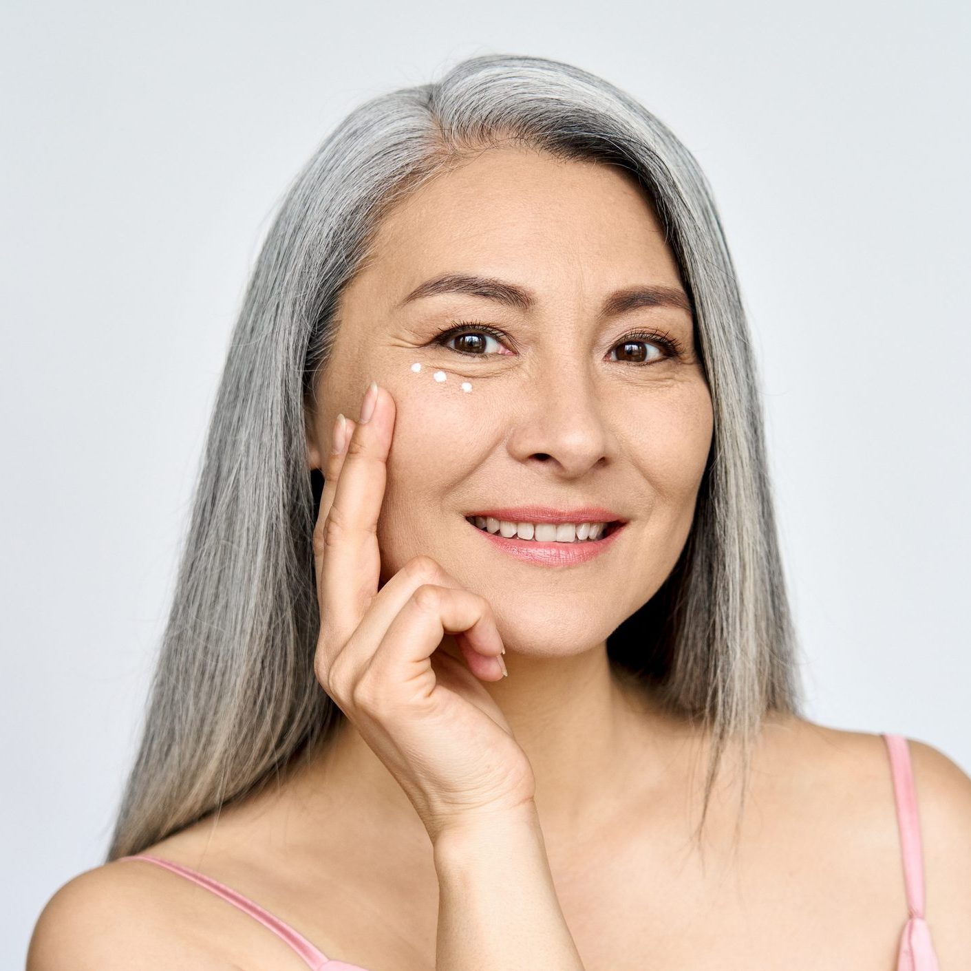 Treat Puffy Eyes Instantly with These Tips and Tricks from Beauty Experts