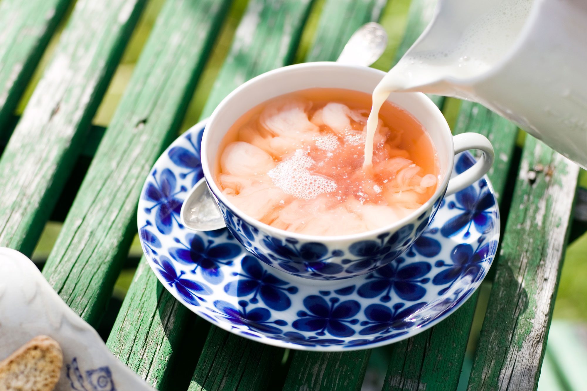 Here’s Why the Brits Put Milk in Their Tea