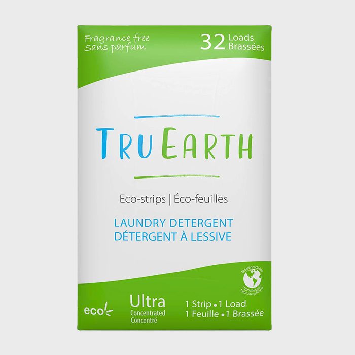Box displays laundry detergent label with product name, eco-friendly features, and capacity for 32 loads. Green and white color scheme emphasizes environmental focus.