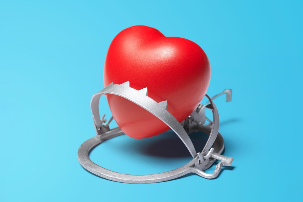 How to Spot Romance Scams: 7 Telltale Signs to Watch Out For