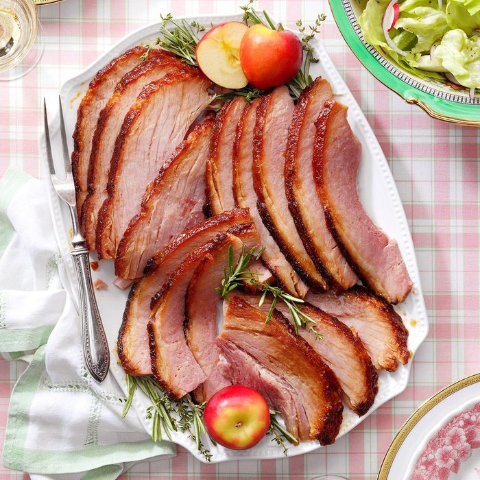 Apple Glazed Holiday Ham Exps Tohdj22 55791 B08 03 2b
