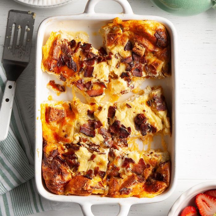 Favorite Christmas Breakfast Casserole Exps Ft20 29904 F 0929 1 1