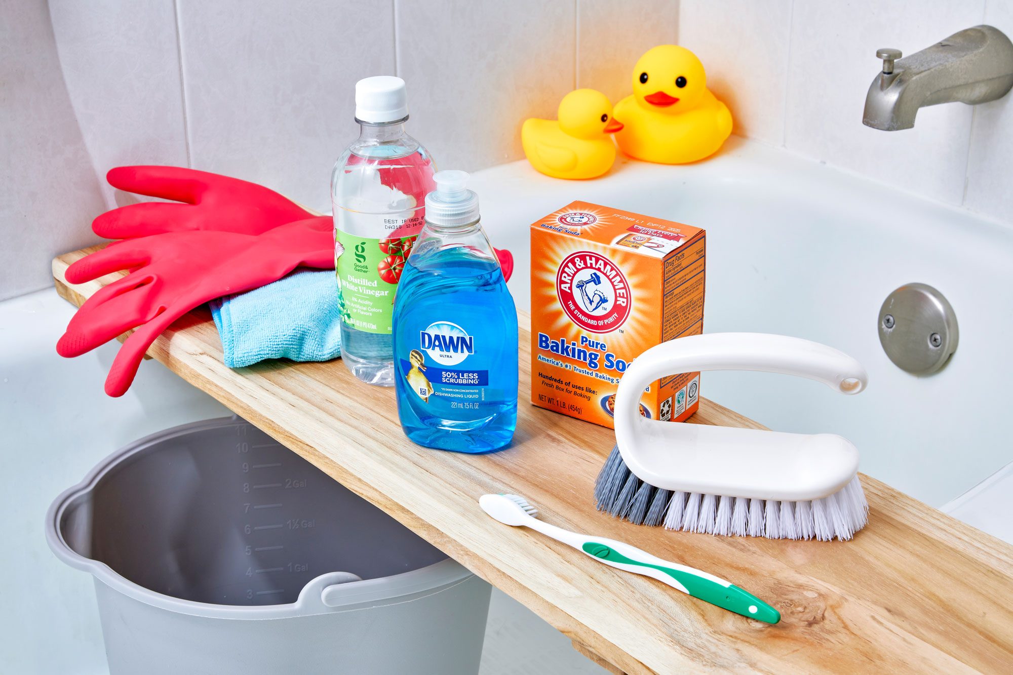 How to Clean a Bathtub So It Sparkles—with Minimal Scrubbing