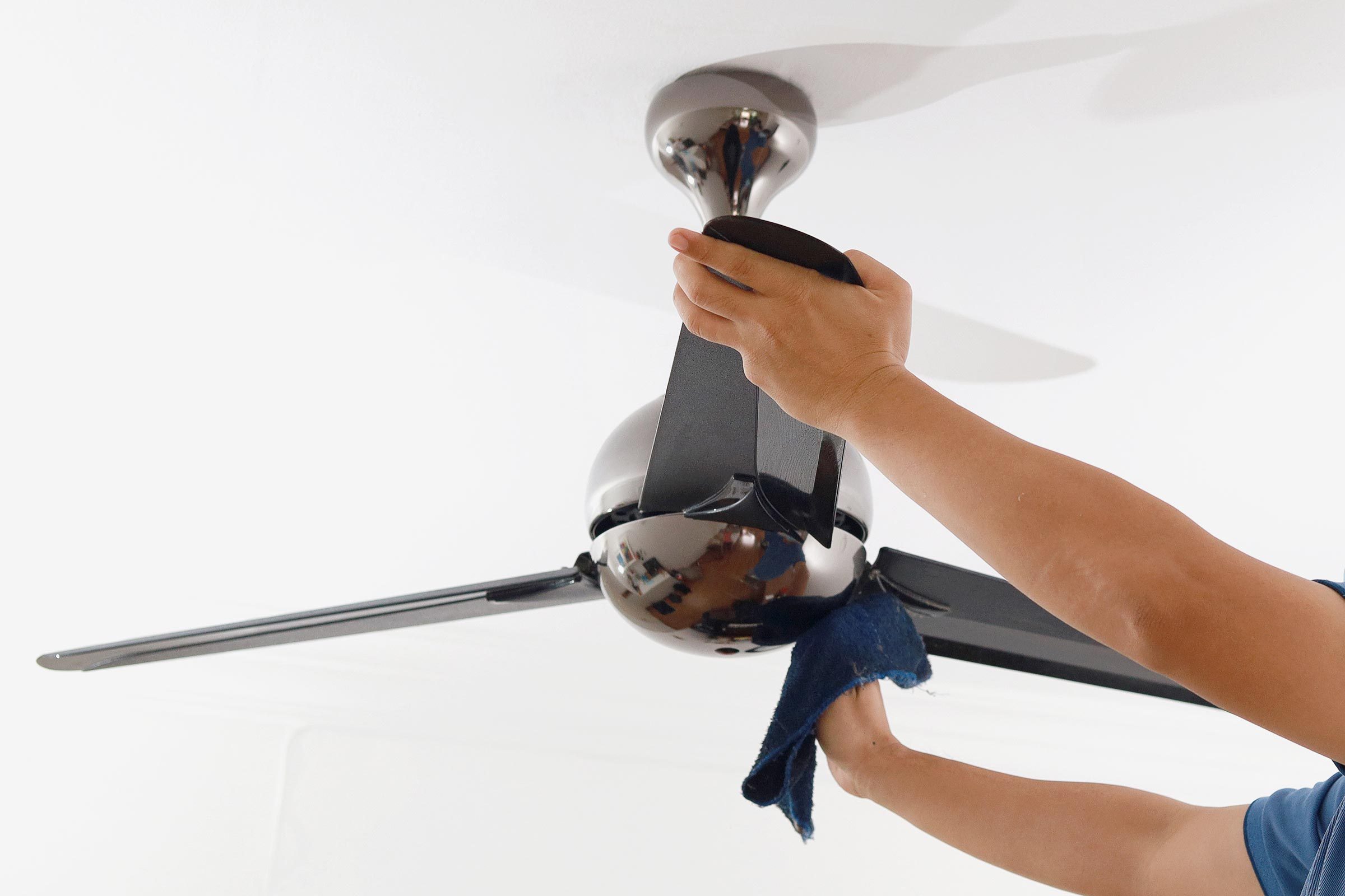 How to Clean Ceiling Fans Quickly and Easily