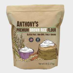 Bag of brown rice flour, illustrated with grains and bowls; labeled 