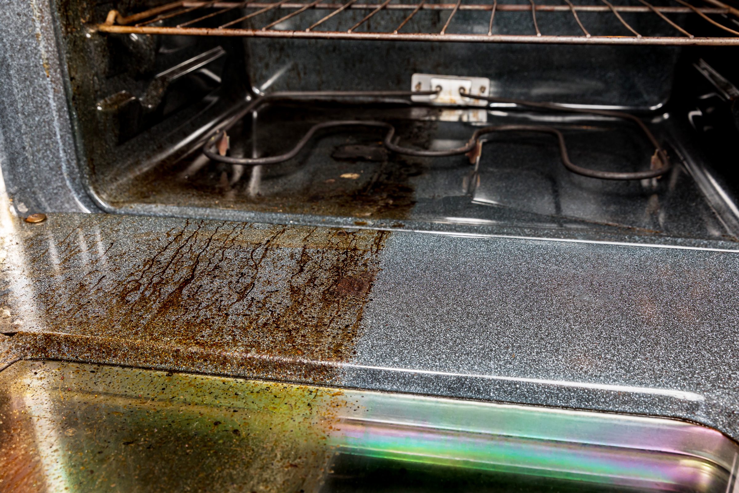 How to Use a Self-Cleaning Oven Feature Safely and Effectively