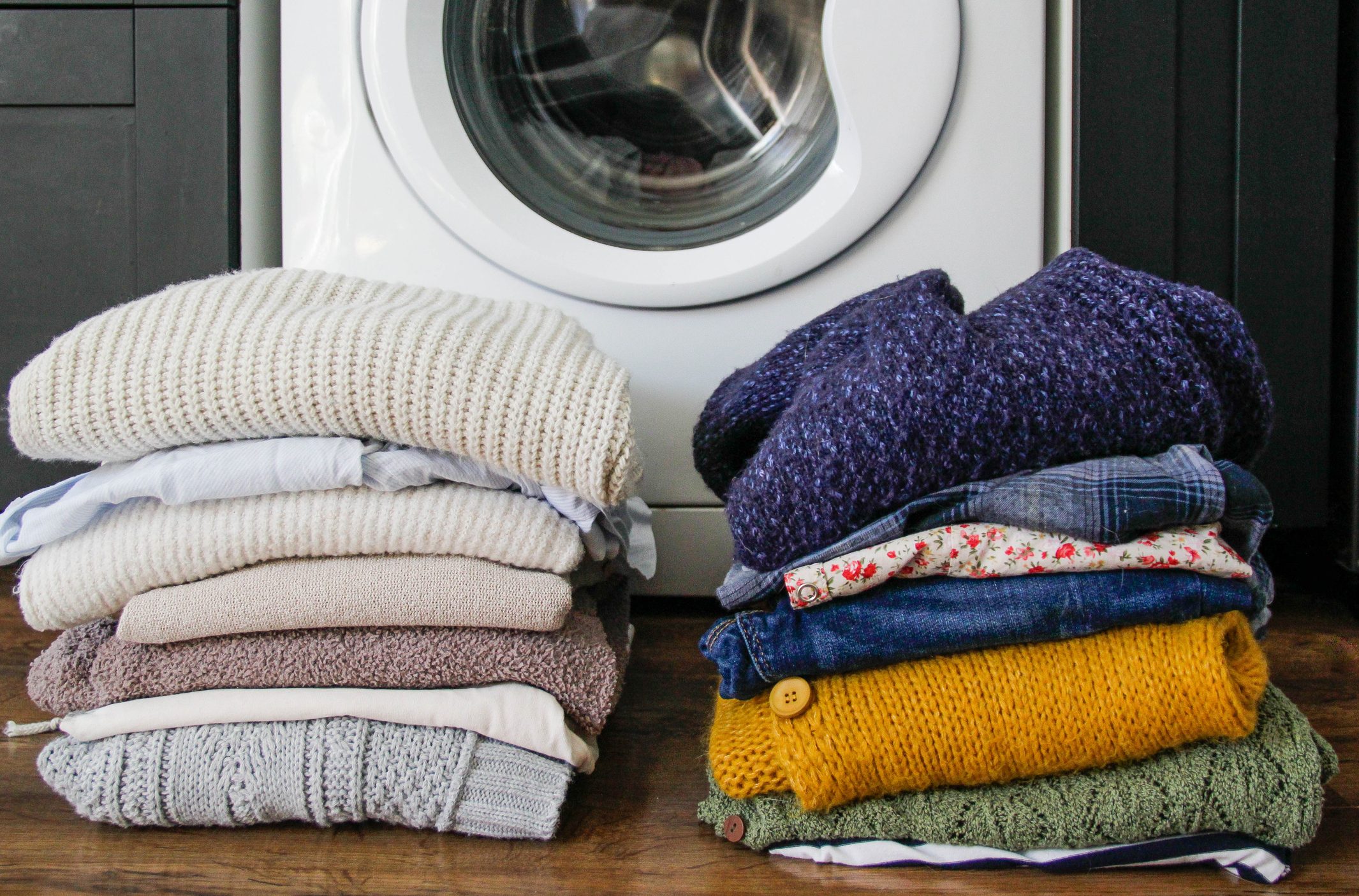 Dark and white clothes, washing machine