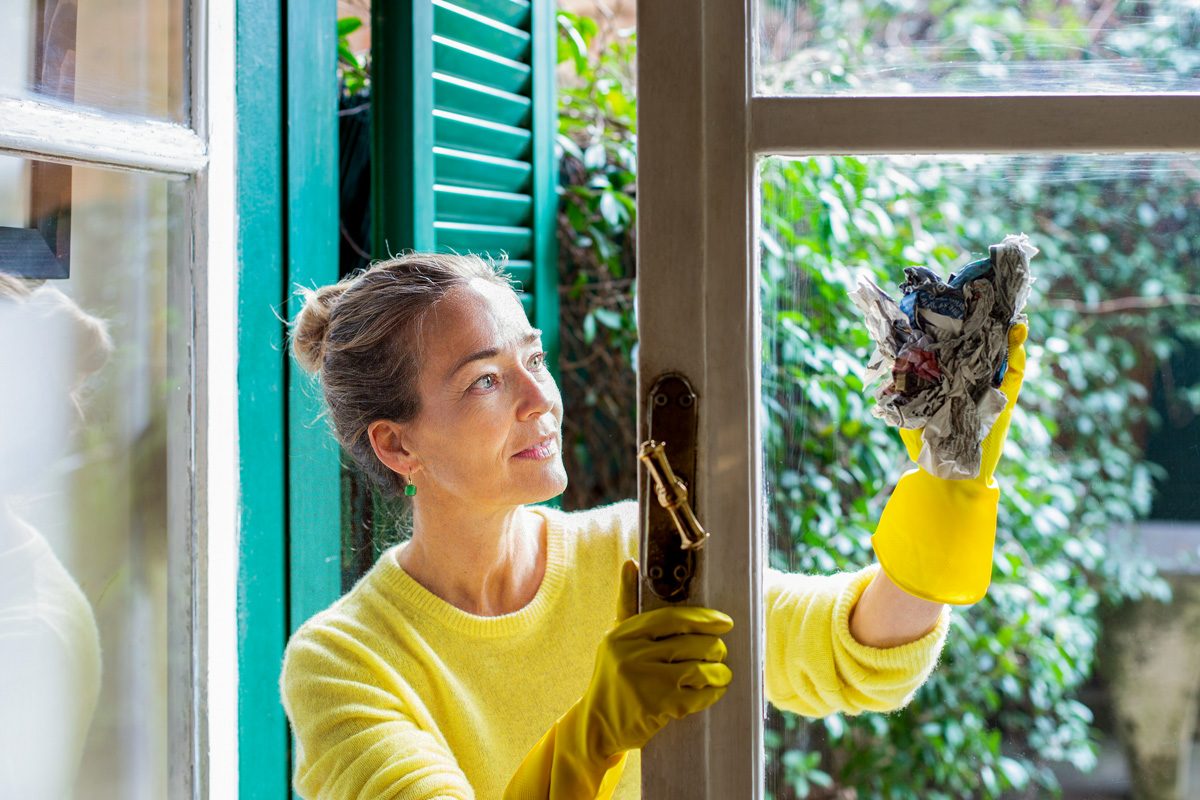 15 Old-School Cleaning Tips We Should All Start Using Again