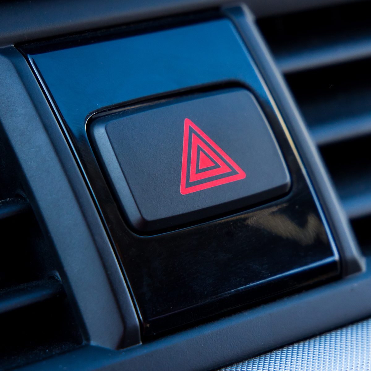 These Are the Only Times You Should Use Your Hazard Lights