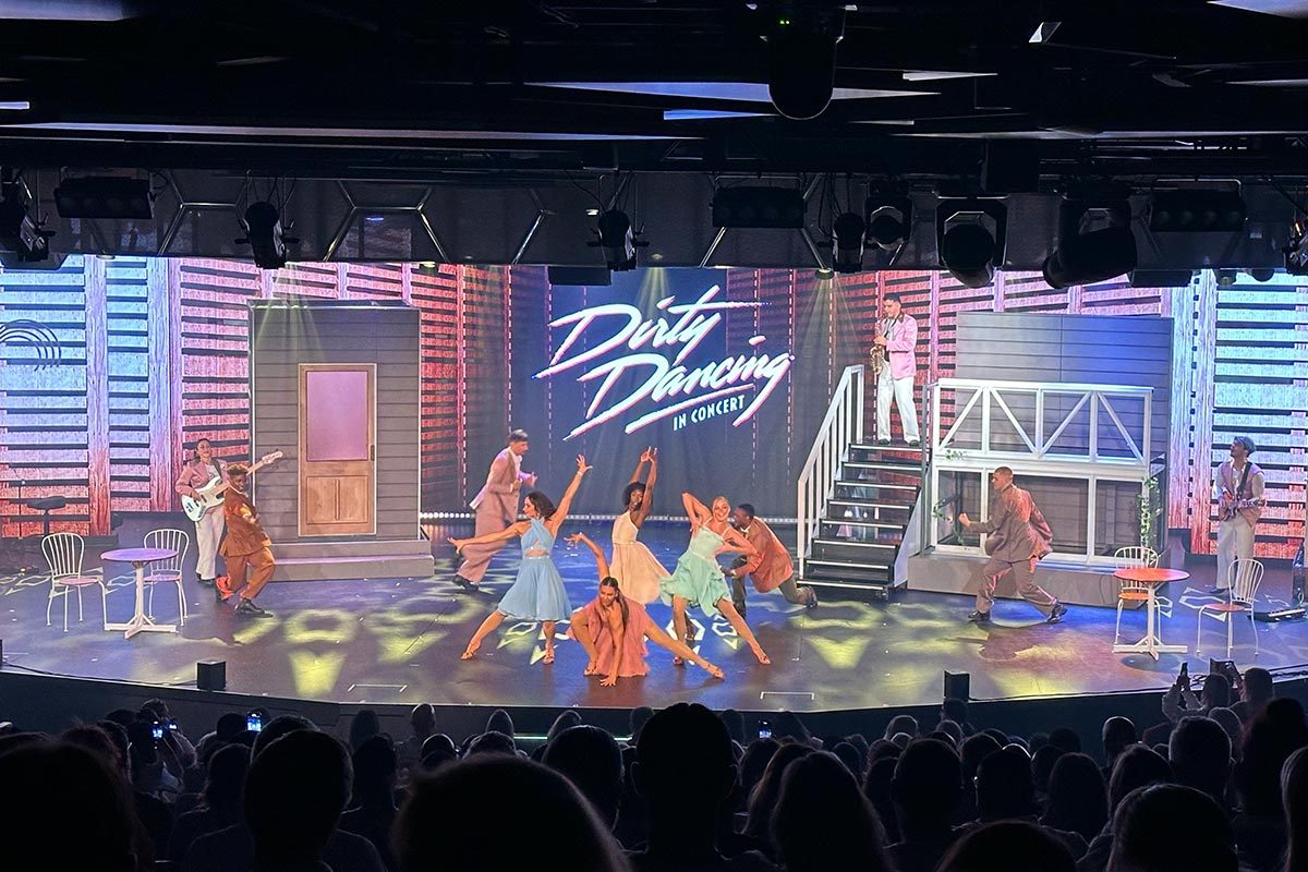 Dirty Dancing in Concert" with live singers, dancers and musicians, shows featuring acrobatics and illusions